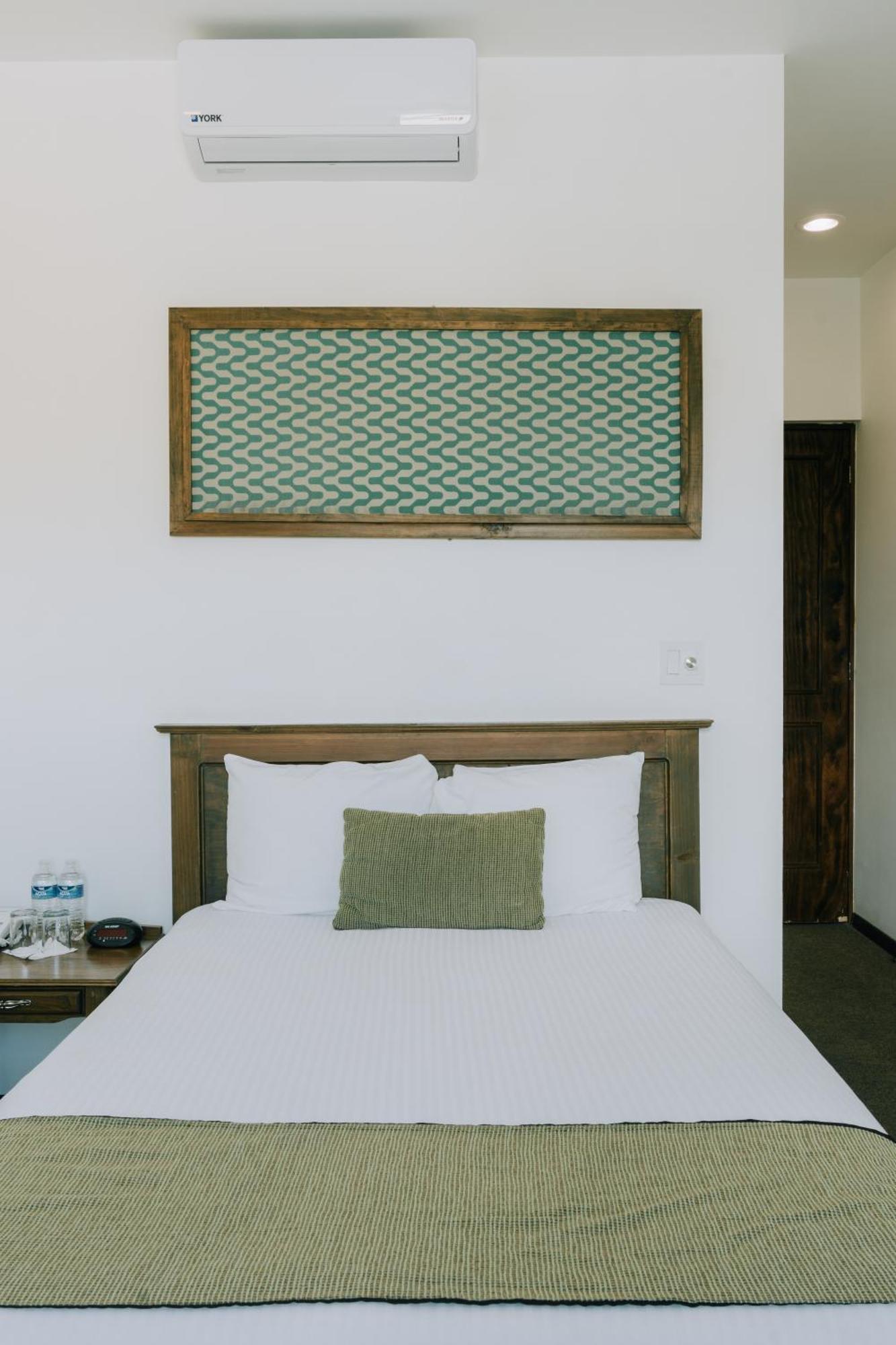 Hotel La Estacion Альенде Экстерьер фото