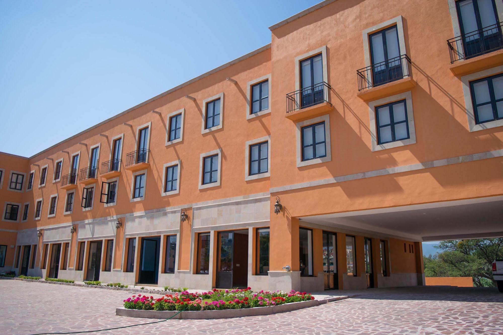Hotel La Estacion Альенде Экстерьер фото
